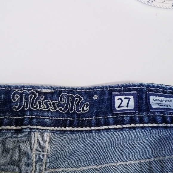 🌸 Miss Me | Mid rise Denim Shorts 27 - Picture 7 of 9